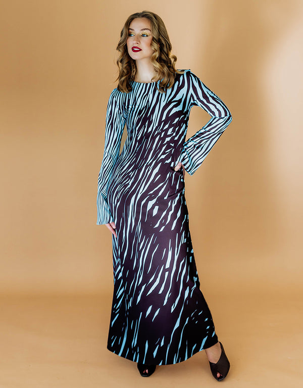 Maxi dress with bell sleeves - Waves of Dreams