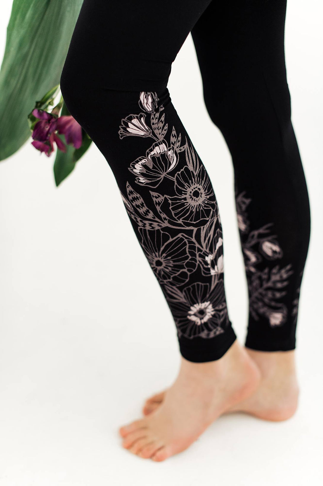 Black leggings for women Powder pink flowers - ZIB*
